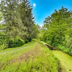 Enchanting Stone Cottage, Steps To Delaware Canal