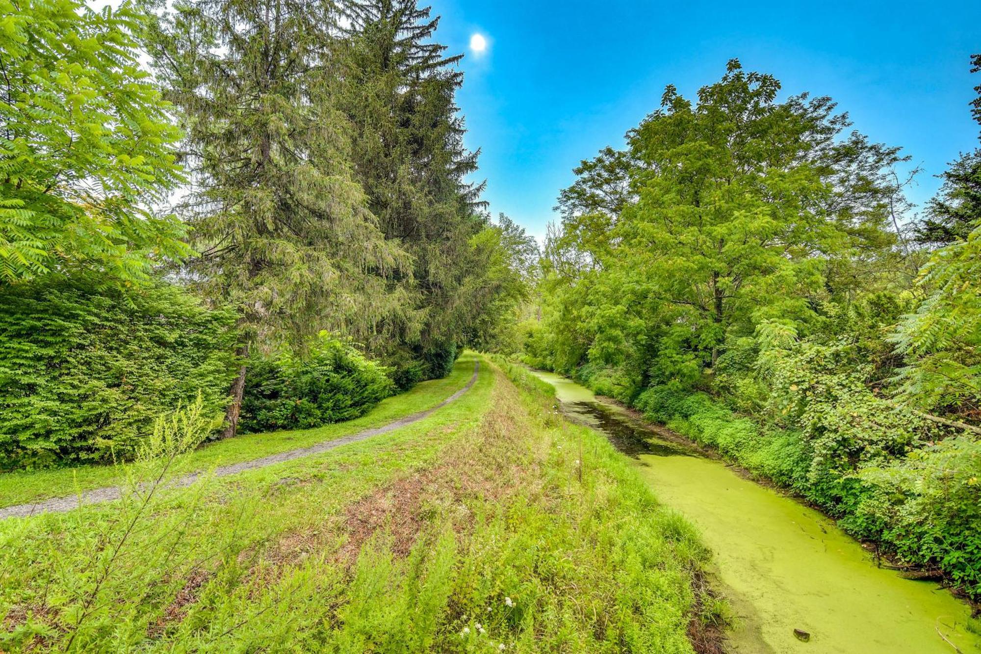 Enchanting Stone Cottage, Steps To Delaware Canal Kintnersville