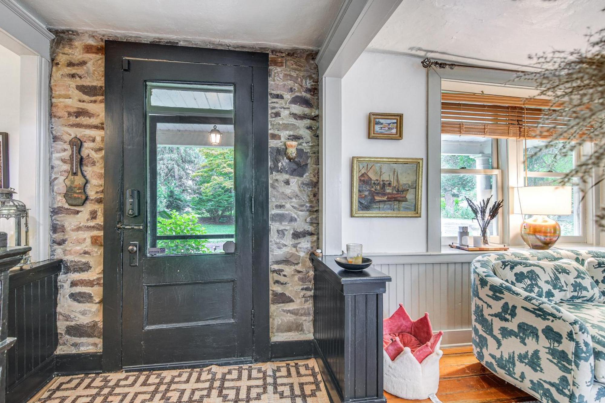 Holiday home Enchanting Stone Cottage, Steps To Delaware Canal *