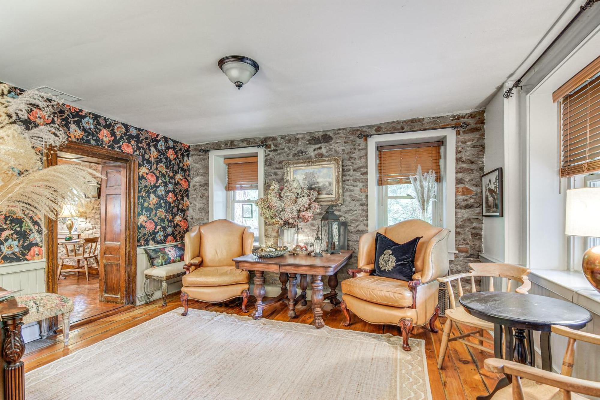 Enchanting Stone Cottage, Steps To Delaware Canal Kintnersville