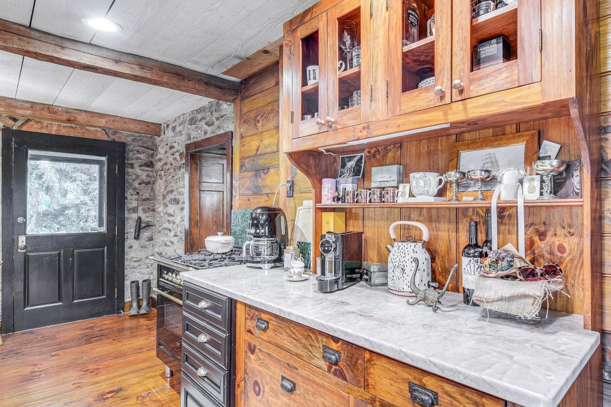 Enchanting Stone Cottage, Steps To Delaware Canal Kintnersville